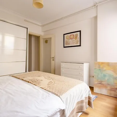 Cozy Flat Near Nisantasi And Trendy Attractions * Istanbul